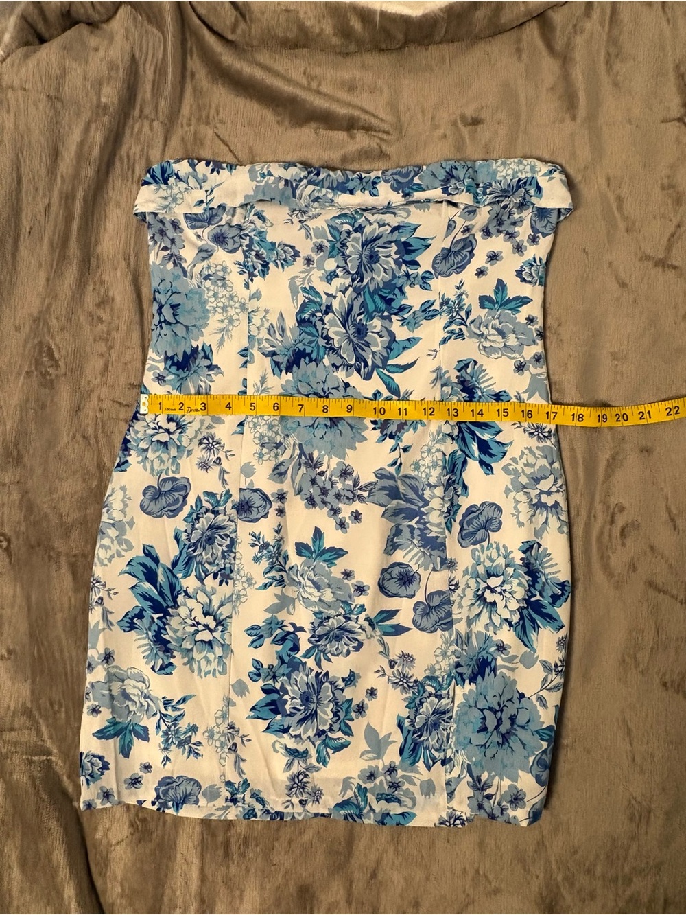 That's So Fetch White & Blue Floral Mini Tube Dress Sz US 10 - Picture 7 of 10